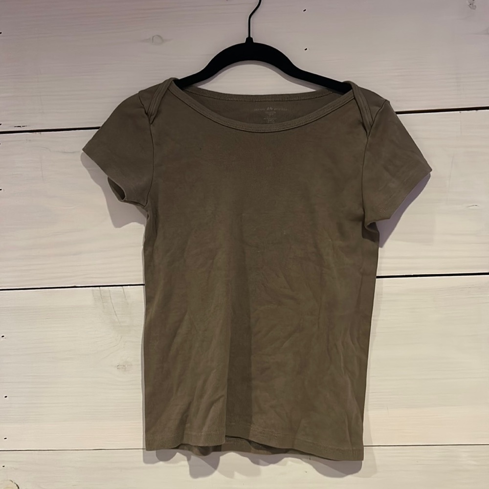 Short sleeved brown Brandy Melville top